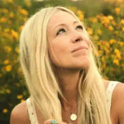 Ellie Holcomb